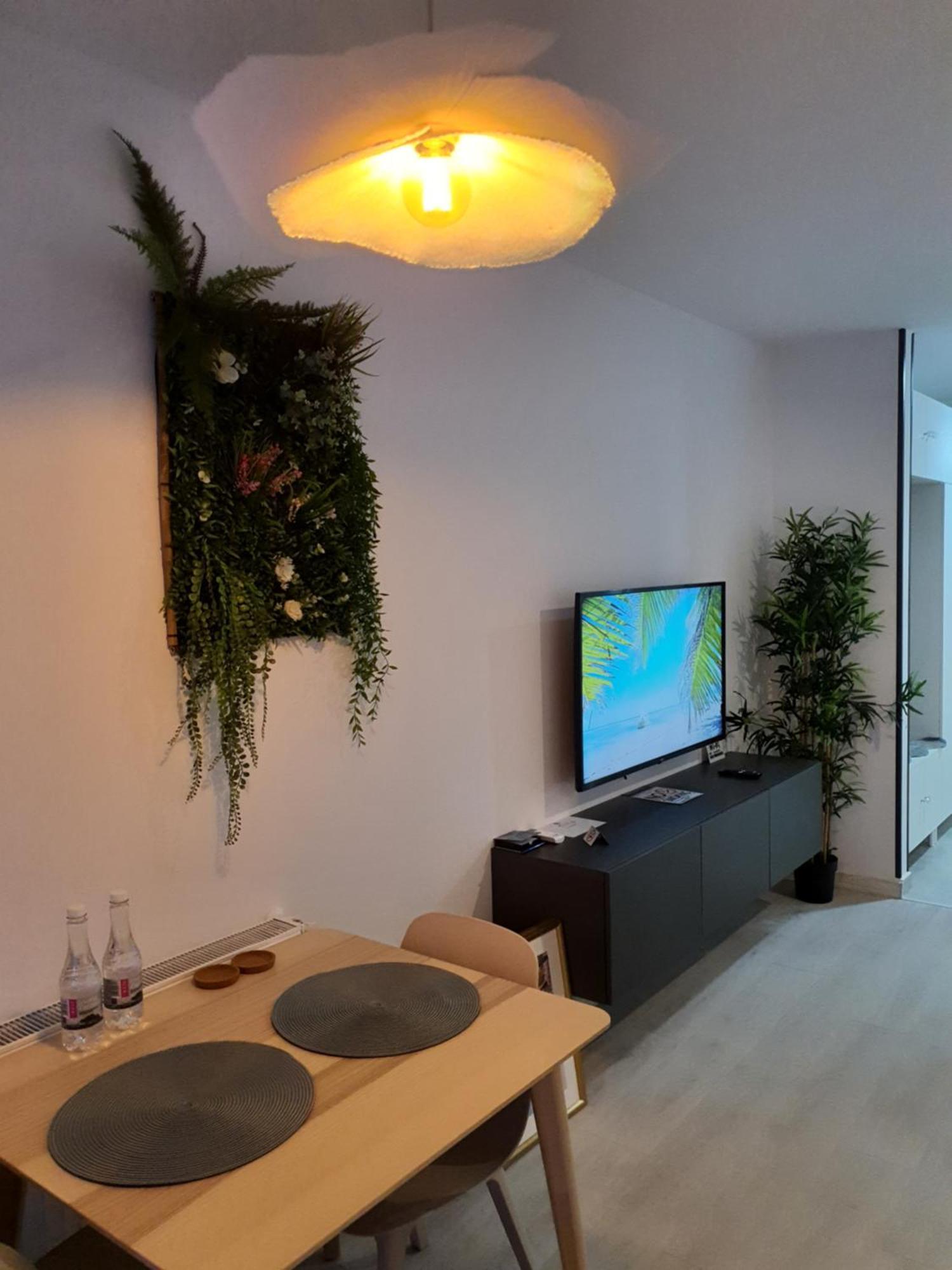 Premium Hils Brauner Studio Bucarest Esterno foto